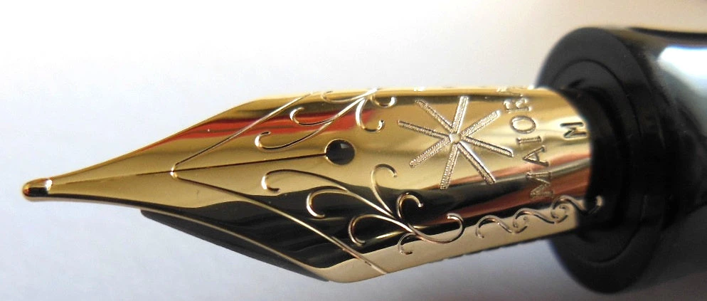 Maiora Impronte, Matte Black, Oversized Fountain Pen, Medium Nib 5 Maiora Impronte, Matte Black, Oversized Fountain Pen, Medium Nib - Image 3