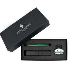 Diplomat Aero Fountain Pen Gift Set, Green